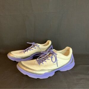 Ecco Performance Women's size EU 39 / US 8-8.5 Breathable Lace up sneakers